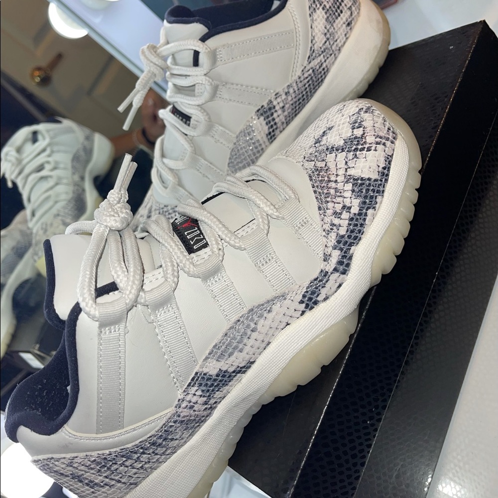 Jordan 11 Retro Low Snake Light Bone